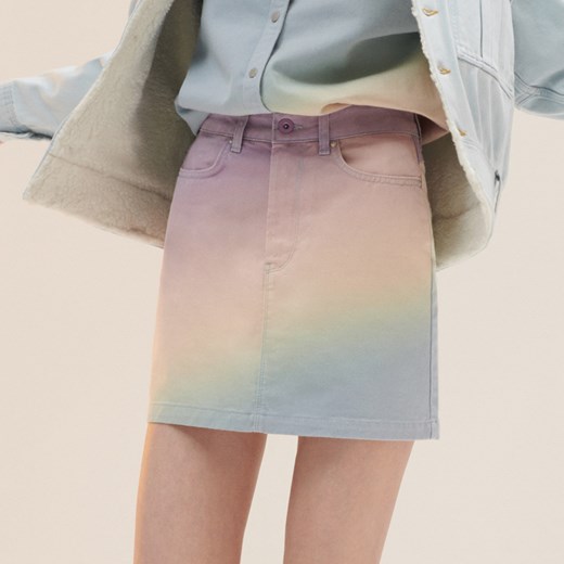 Reserved - Jeansowa spódnica w tęczowy deseń - Wielobarwn