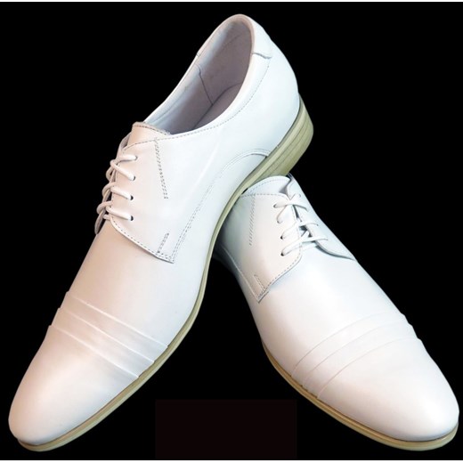Białe buty męskie wizytowe T38
