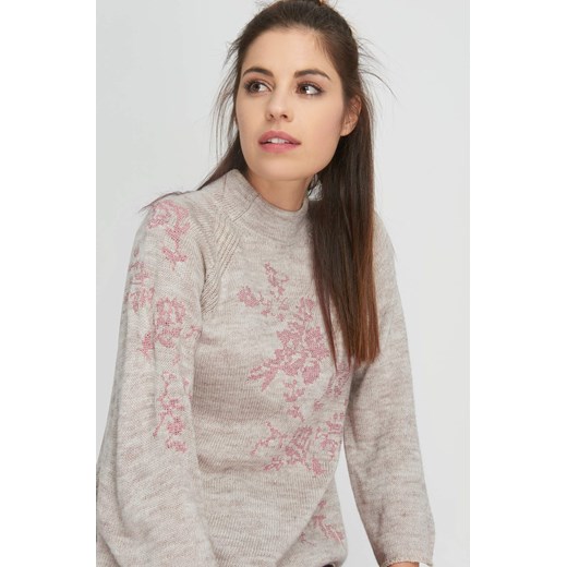 Sweter z rozkloszowanymi rękawami i haftem ORSAY S okazja orsay.com