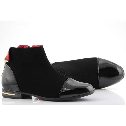 Czarne sztyblety z lakierowanym noskiem - Obuwie Royalfashion.pl 40