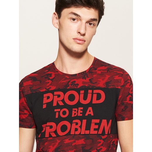 House - T-shirt camo z napisem - Czerwony  House M 