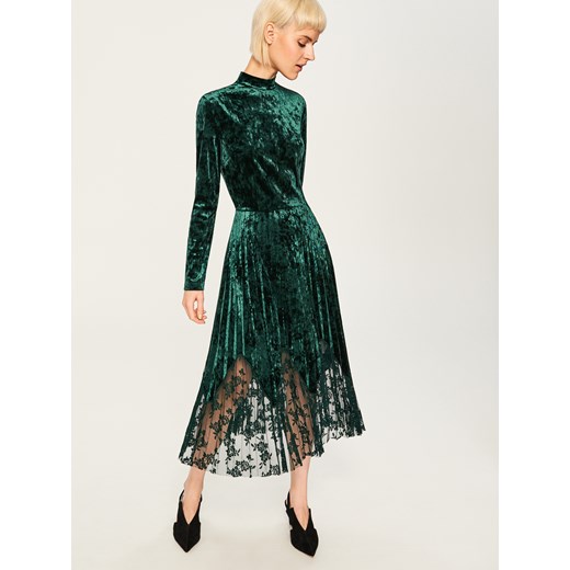 Reserved - Aksamitna sukienka z koronkowym dołem - Zielony