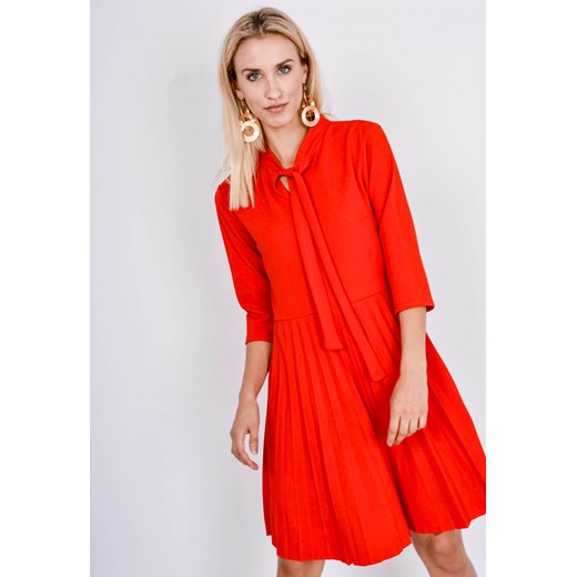 Sukienka czerwona Zoio z długimi rękawami mini rozkloszowana na randkę z dekoltem v 