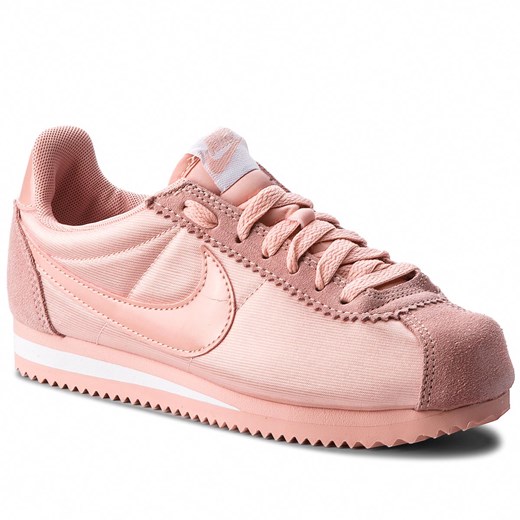Buty sportowe damskie Nike cortez sznurowane z zamszu różowe na płaskiej podeszwie 