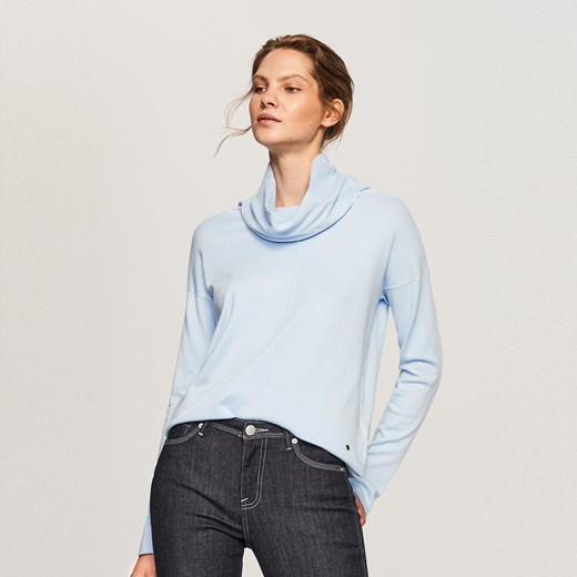 Niebieski sweter damski Reserved bez wzorów z golfem 
