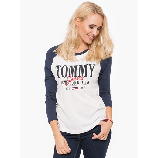 Bluzka damska Tommy Jeans biała z długim rękawem z okrągłym dekoltem 