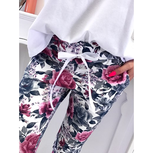 NEW COLLECTION WŁOSKIE SPODNIE NADRUK FLOWERS SZARE RÓŻE
