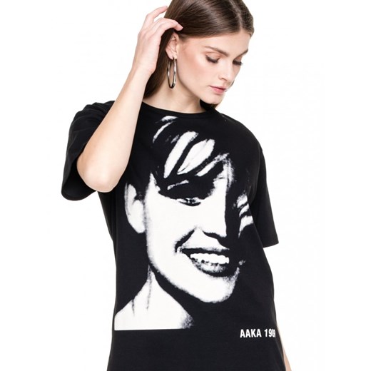 Czarny t-shirt z wizerunkiem Anety Kręglickiej AAKA