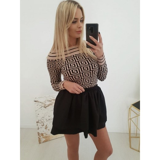 Sweter damski w geometryczne wzory