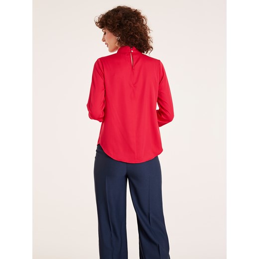 Czerwona bluzka damska Heine jesienna bez wzorów z długimi rękawami ze sznurowanym dekoltem 