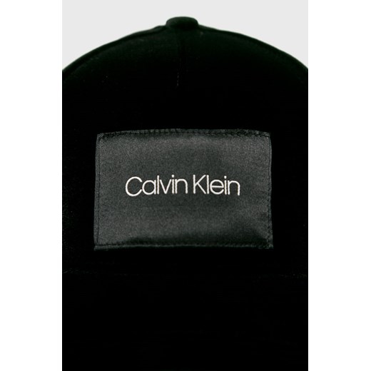 Czapka damska Calvin Klein 