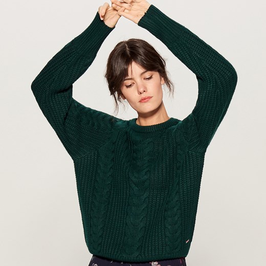 Zielony sweter damski Mohito z okrągłym dekoltem bez wzorów 