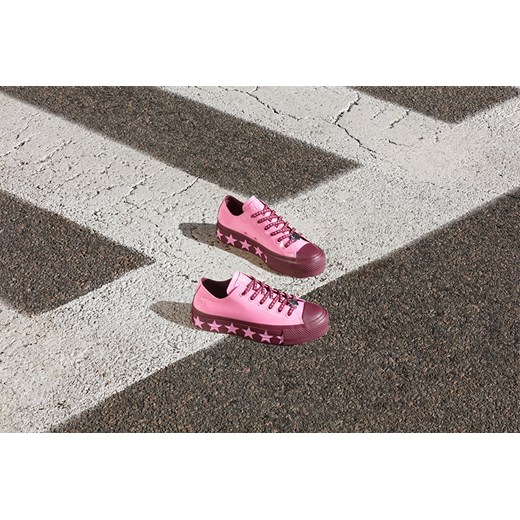 Trampki damskie Converse różowe z niską cholewką z nadrukami skórzane sportowe 