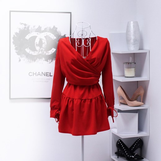 Sukienka Magmac czerwona z poliestru bez wzorów na wesele z długimi rękawami 
