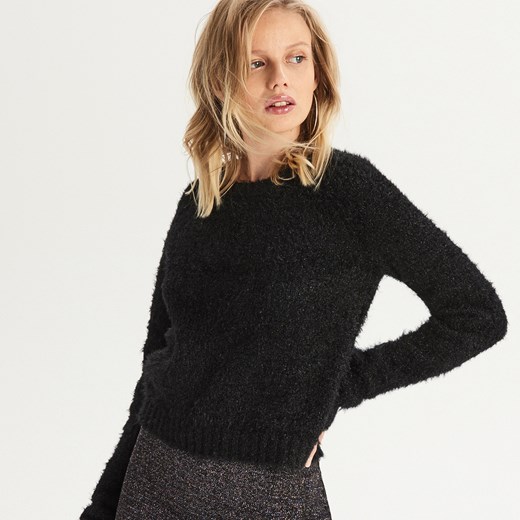 Sweter damski Sinsay czarny bez wzorów z okrągłym dekoltem na zimę 