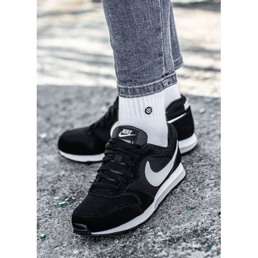 Buty sportowe damskie Nike do biegania md runner czarne sznurowane 