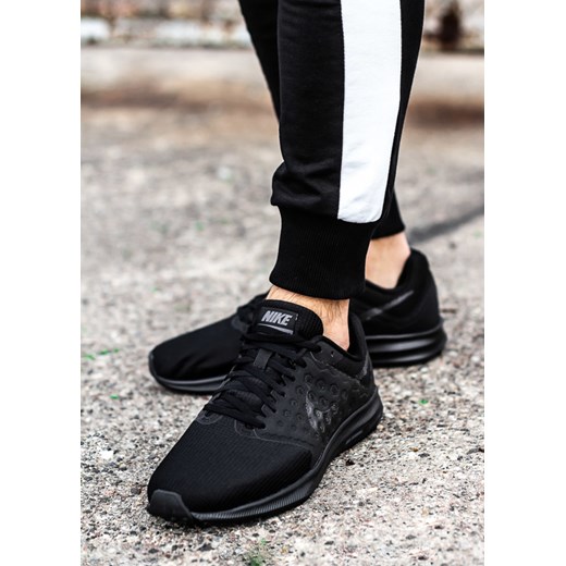 Buty sportowe męskie Nike downshifter czarne sznurowane 