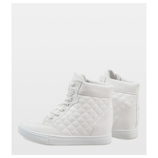 Białe sneakersy na koturnie pikowane DD478-2   40 gemre