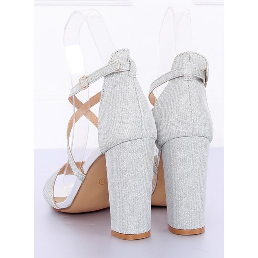 Sandały damskie srebrne bez wzorów eleganckie tkaninowe z klamrą 