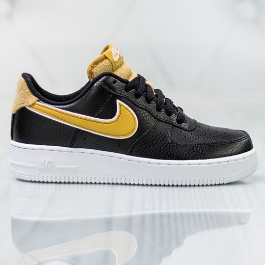 Nike Wmns Air Force 1 07 SE AA0287-017