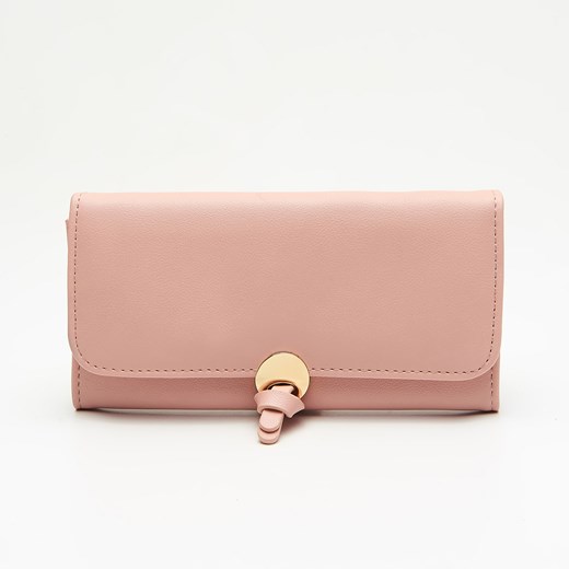 Cropp - Duży portfel z ozdobnym zapięciem - Różowy Cropp  One Size 