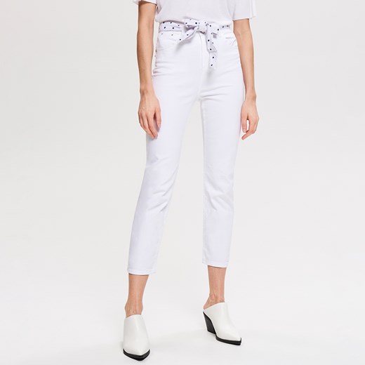 Reserved - Jeansy z prostymi nogawkami - Biały  Reserved 42 