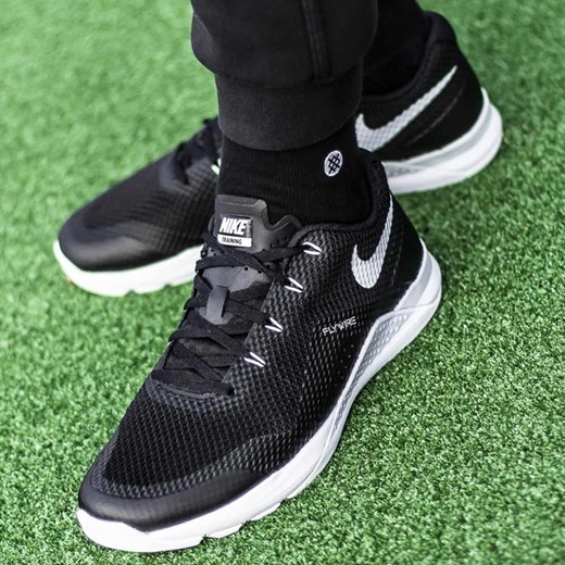 Buty sportowe męskie Nike z gumy sznurowane 