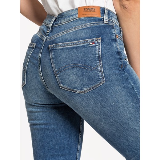 Niebieskie jeansy damskie Tommy Jeans bez wzorów 