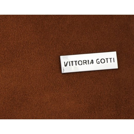 Listonoszka Vittoria Gotti skórzana średniej wielkości brązowa na ramię z frędzlami 