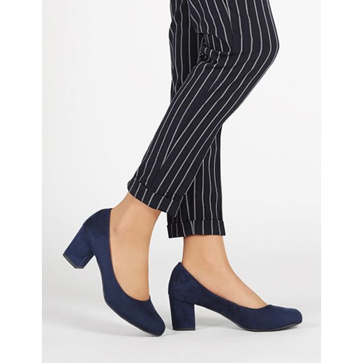 Komfortowe zamszowe czółenka na klocku Rahel granatowe