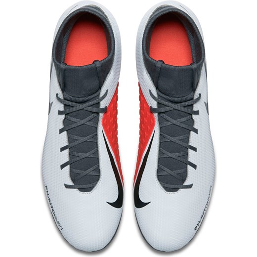 Buty sportowe męskie białe Nike Football na wiosnę 