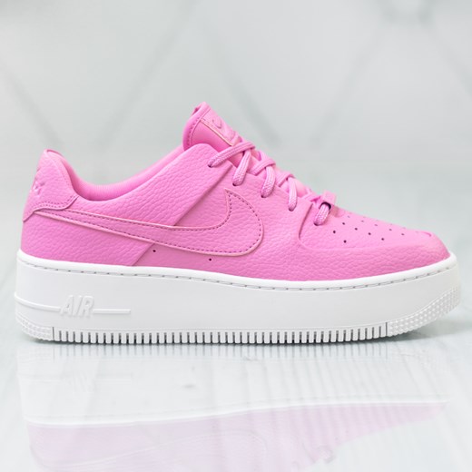 Buty sportowe damskie Nike sneakersy różowe młodzieżowe sznurowane bez wzorów 