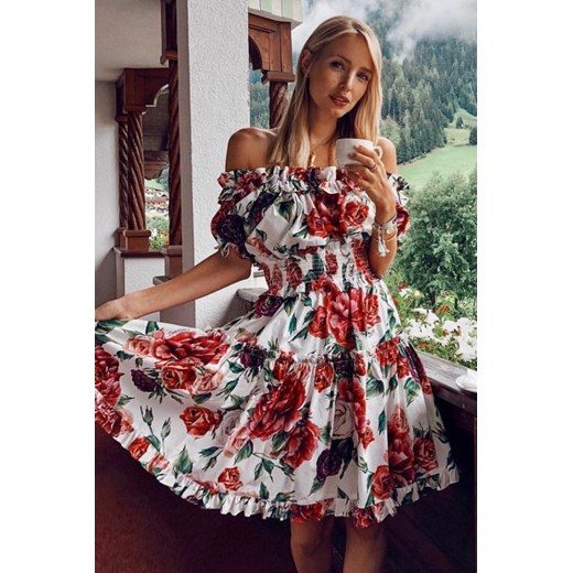 Sukienka Ivet.pl z dekoltem typu hiszpanka z odkrytymi ramionami midi 
