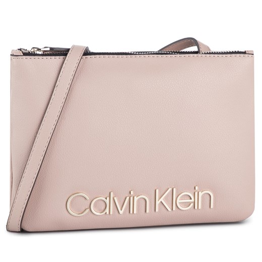Listonoszka Calvin Klein różowa średnia 