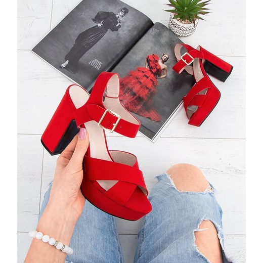Czerwone sandały damskie Bello Star z tworzywa sztucznego na słupku 
