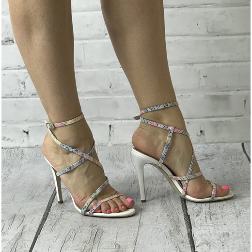 Sandały damskie Conhpol Bis na szpilce na wysokim obcasie z klamrą eleganckie ze skóry w geometryczny wzór 