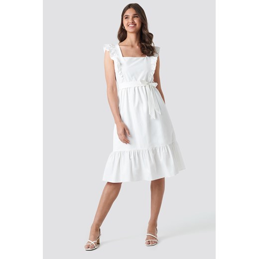 Sukienka Trendyol midi biała z kokardką bez rękawów na spacer gładka rozkloszowana 