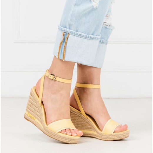 Espadryle damskie Tommy Hilfiger eleganckie żółte bez wzorów z klamrą na koturnie
