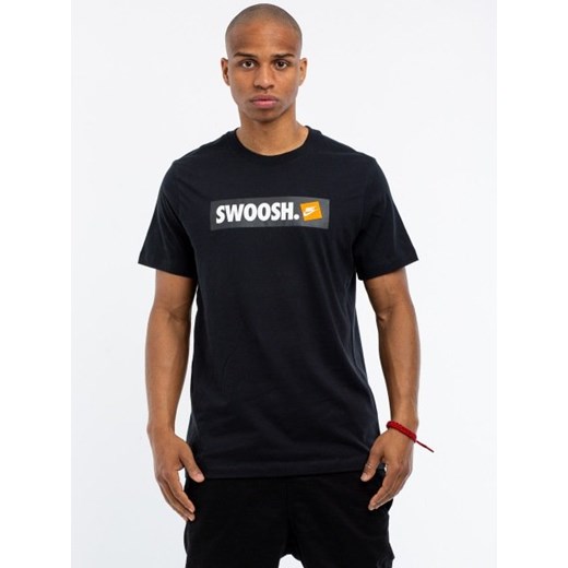 NSW Tee Swoosh BMPR STKR Black