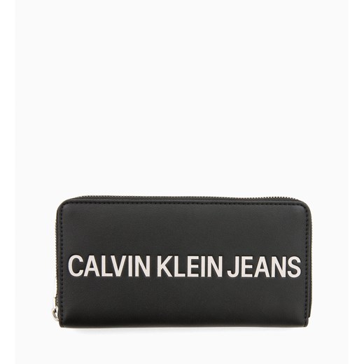 Portfel damski Calvin Klein z napisami elegancki 