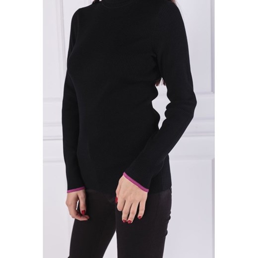 Czarny sweter damski Calvin Klein bez wzorów z golfem casual 