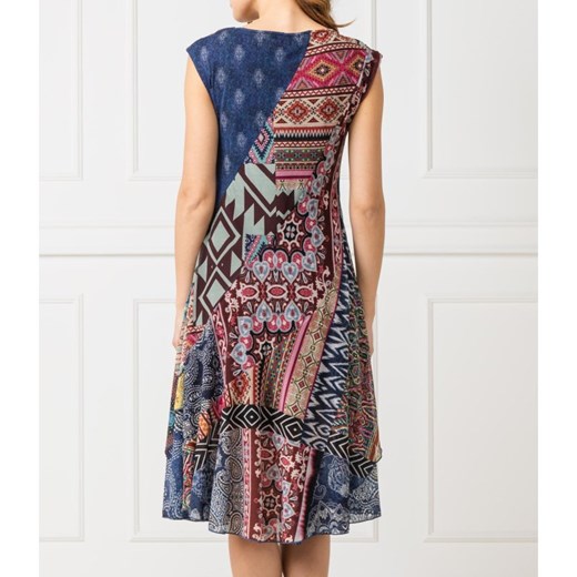 Sukienka Desigual casual z krótkim rękawem w abstrakcyjnym wzorze midi 