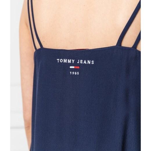 Sukienka Tommy Jeans bez rękawów z okrągłym dekoltem midi 