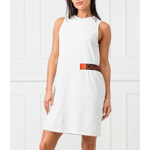 Sukienka Calvin Klein biała z okrągłym dekoltem gładka bez rękawów 