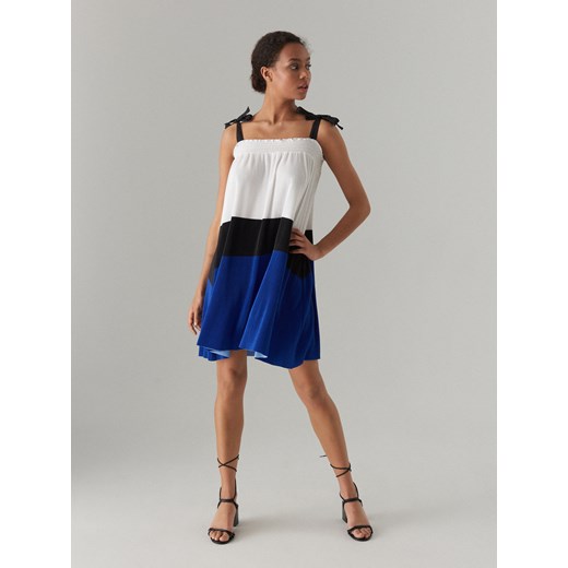 Sukienka Mohito casual mini bez rękawów w geometryczne wzory oversize'owa 