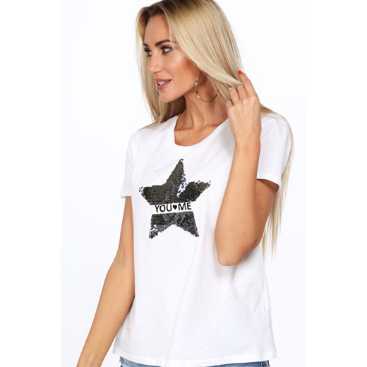 Biały t-shirt z cekinową gwiazdą MP13481 fasardi  L fasardi.com