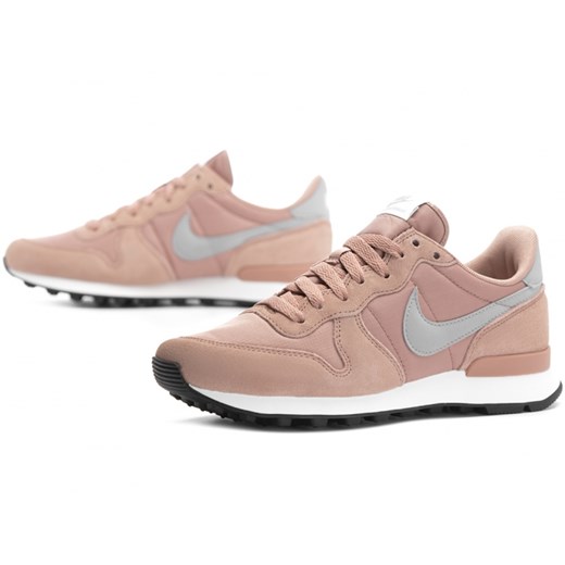 Buty sportowe damskie Nike dla biegaczy płaskie różowe bez wzorów 