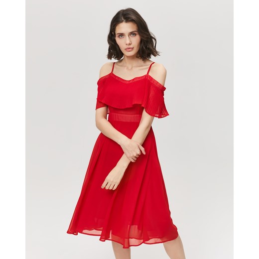 Sukienka Femestage czerwona z odkrytymi ramionami z dekoltem typu hiszpanka z krótkim rękawem midi na randkę 