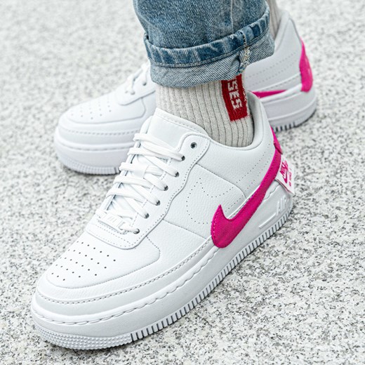 Buty sportowe damskie Nike dla biegaczy air force białe bez wzorów 