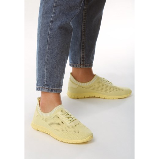 Buty sportowe damskie Born2be na fitness żółte płaskie bez wzorów wiązane 